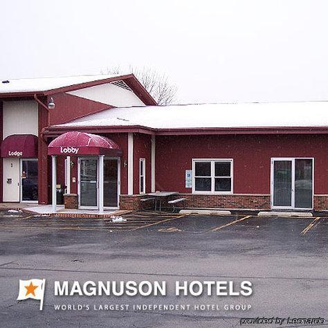 Executive Fond Du Hotel 2*